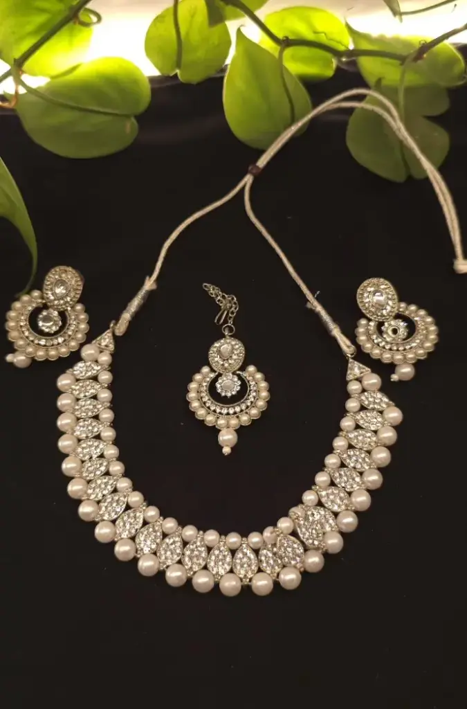 Silver necklace and earrings