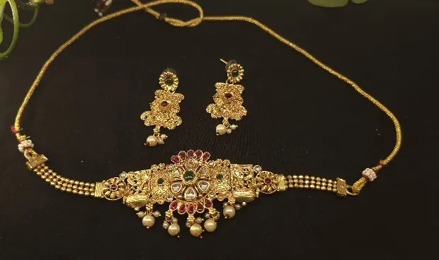 Goldplated necklace and earrings