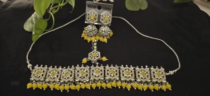 Silver necklace and earrings