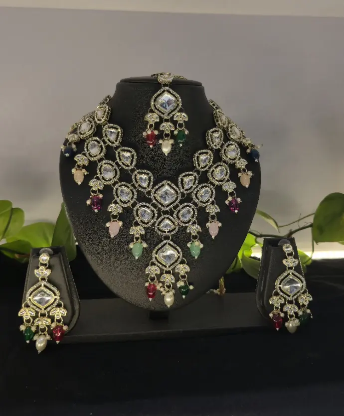 Goldplated necklace and earrings