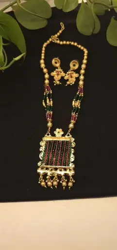 Goldplated necklace and earrings 2 in one