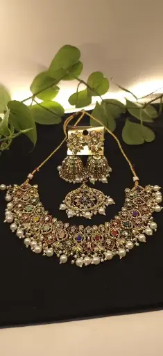 Goldplated necklace and earrings