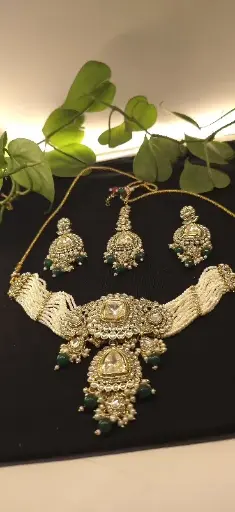 Goldplated necklace and earrings