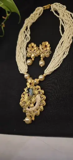 Goldplated necklace and earrings