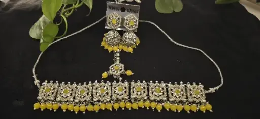 Silver necklace and earrings