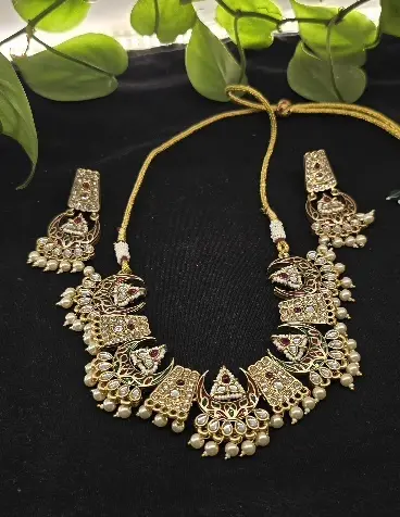 Goldplated necklace and earrings